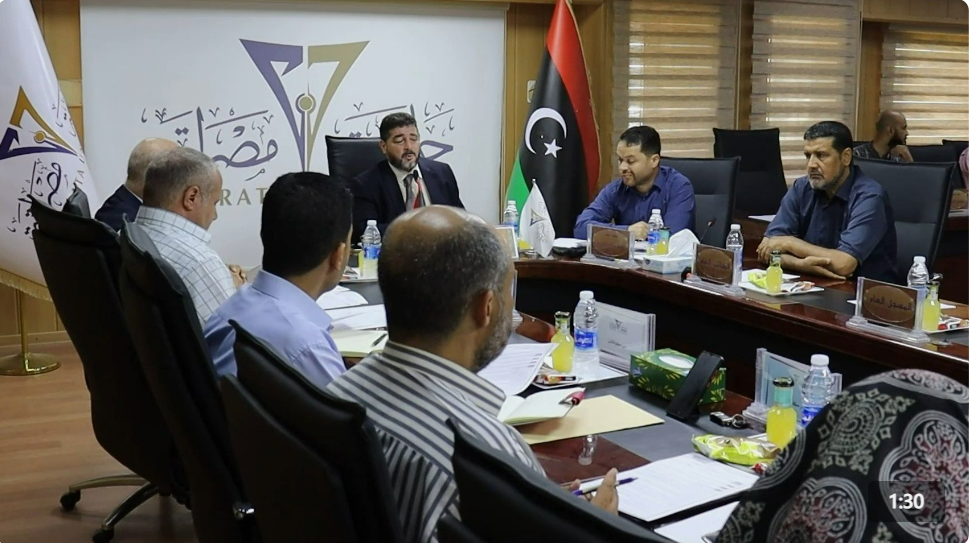 رئيس الجامعة يجتمع بأعضاء مجلس الجامعة في الاجتماعي العادي السادس لهذا العام