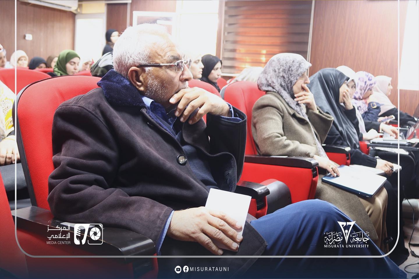 The Faculty of Science is organizing a scientific lecture on the role of artificial intelligence in scientific research.
                     width=